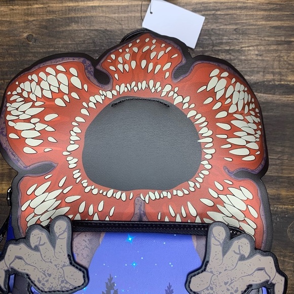 Loungefly Stranger Things SDCC Exclusive Demogorgon GITD Mini Backpack New Bag - Picture 4 of 10